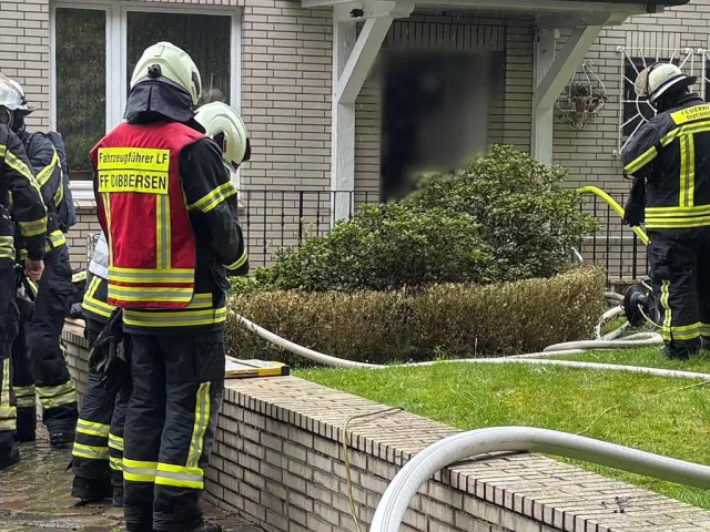 Renovierungsarbeiten lösten vermutlich den Brand in der Friedrichstraße aus. Foto: Feuerwehr