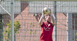 Sieggarant bei der Bezirksliga-Rückkehr. Jan-Hendrik Glade hält den Sieg fest. Foto: BGawlick
