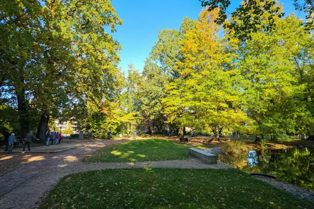 Der Rathauspark in Buchholz. Foto: JOTO
