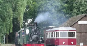 Der historische Triebwagen VT 628 hält auf seiner Jubiläumsfahrt auch in Buchholz. Foto: Historische Eisenbahnfahrzeuge Lübeck e. V.