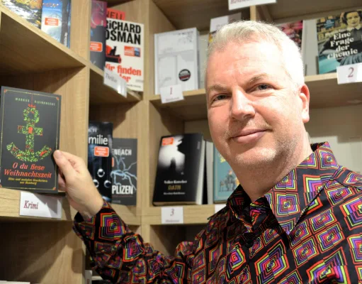 Markus Kleinknecht liest im Heimatmuseum Vierdörfer Dönz in Sprötze aus seinen Krimis. Foto: Kleinknecht