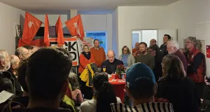 Gregor Gysi erinnerte in seiner Rede an die Verdienste des verstorbenen Ökonomen Herbert Schui. Foto: ein