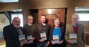 Das diesjährige Redaktionsteam. Von links: Rolf Wiese, Hartmut Blecken, Arndt Ernst, Giesela Wiese und Wilhelm Westermann.