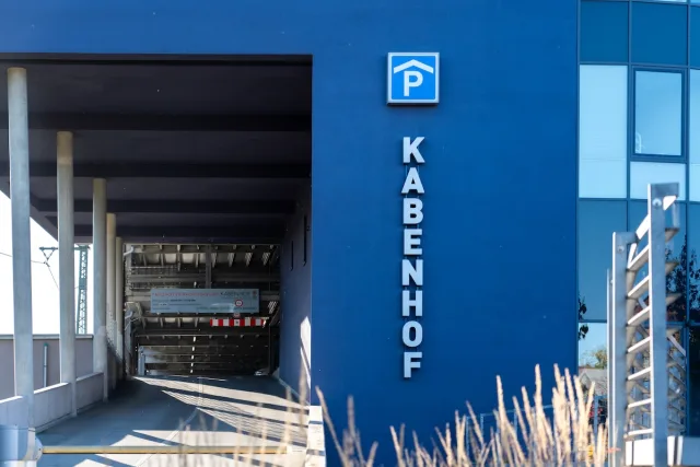 Der Kabenhof mit Parkhaus am Buchholzer Bahnhof. Foto: JOTO