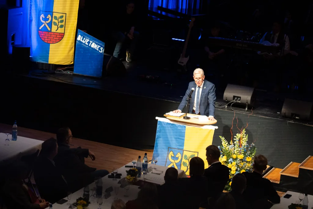 Landrat Rainer Rempe sprach beim Neujahrsempfang über die angespannte Finanzlage der Kommunen und appellierte für einen optimistischen Blick auf 2026.