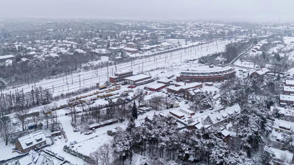 Buchholz im Schnee mit Blick auf den Bahnhof. Foto: JOTO