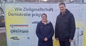 Die Lehrkräfte Maren Kunze und Oliver Lilienthal von der Arbeitsgruppe „Demokratie-Bildung am GAK“. Foto: ein