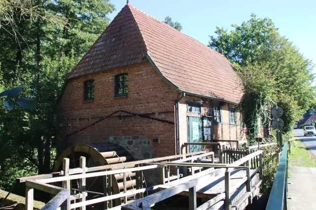 Holmer Mühle In der Holmer Mühle lädt der Geschichtsverein zum ersten Mahltag des Jahres ein. Foto: ein