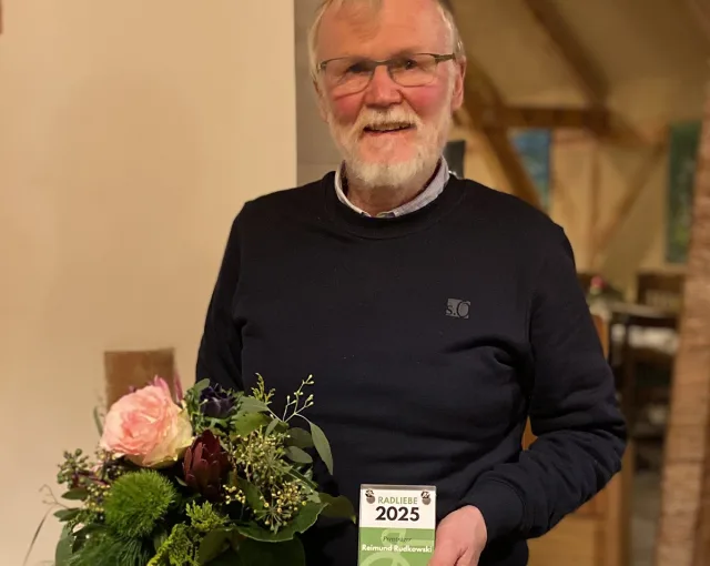 RADLIEBE-Award_2025_01 Seit 30 Jahren setzt sich Reimund Rudkowski für bessere Radbedingungen in Buchholz ein und wurde dafür mit dem RADLIEBE-Award ausgezeichnet. Foto: ein