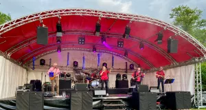 Die Band Wattenläufer bei einem Auftritt. Foto: Dieter Hamann