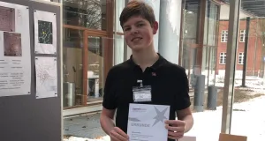 Über ein Jahr lang erforschte der Gymnasiast das intelligente Verhalten von Schleimpilzen und Ameisen. Foto: AEG