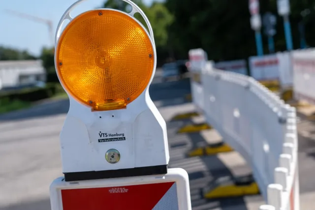 Die Vollsperrung sorgt für Staus. Symbolfoto: JOTO
