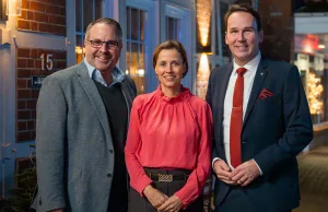 Von links: André Bock MdL, Dr. Cornell Babendererde MdB und Jan Bauer MdL. Foto: Niklas Hintze