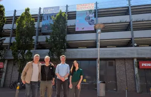 Feuer und Flamme für Kultur in Buchholz e.V. Andreas Allzeit (helle Jacke) und Andreas Ziesemer (dunkle Jacke) sowie das Innenstadtmanagement Buchholz Daniel Boedecker und Daria Sankina. Foto: Stadt Buchholz