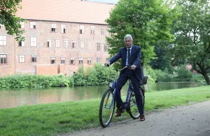 Landrat Rainer Rempe ruft zur Teilnahme an der Aktion Stadtradeln auf. Foto: Landkreis Harburg